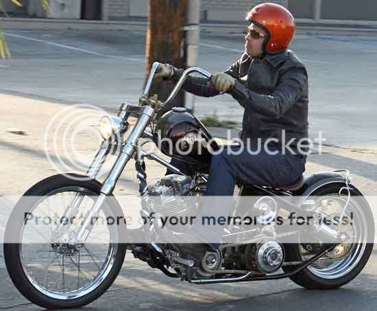 Brad-Pitt-Motorcycle-05.jpg