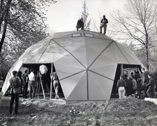 532b258fc07a803b4200003f_buckminster-fuller-s-geodesic-dome-home-to-be-restored-as-museum_1.jpg