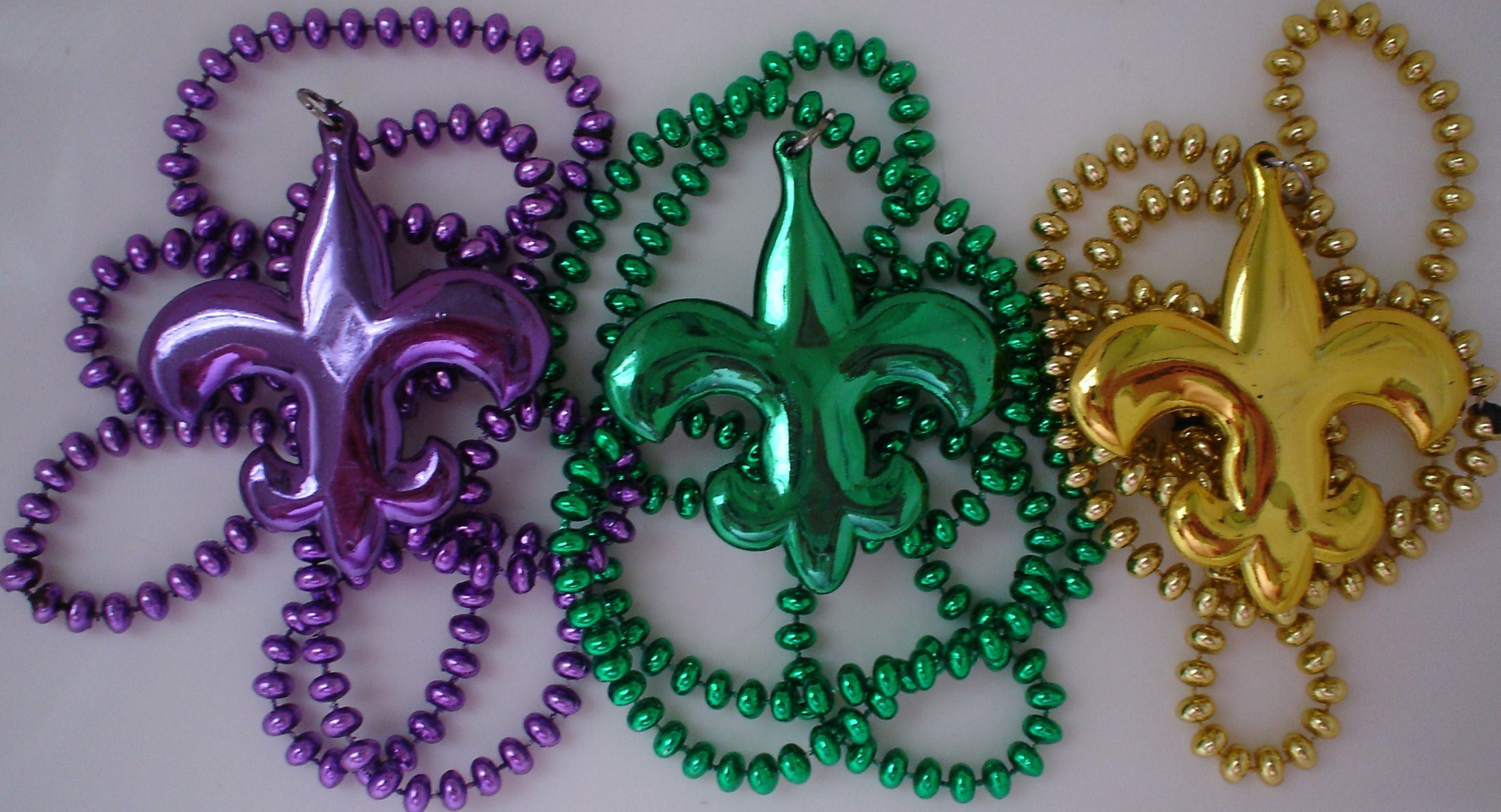 Mardi-Gras-Beads-new-orleans-6548364-2196-1188.jpg