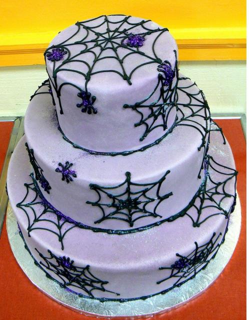 Purple+spider+web+halloween+cake+photo.JPG