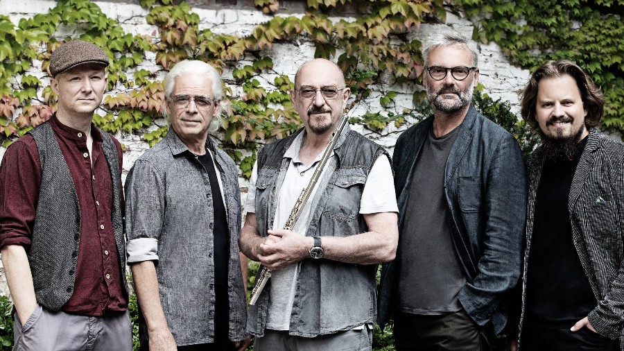 Ian Anderson, Jethro Tull frontman, reveals 'incurable lung disease