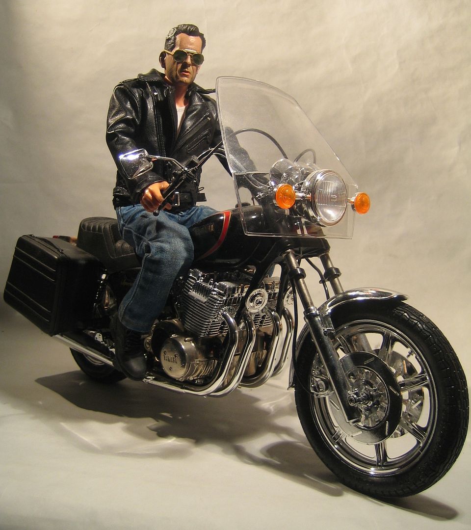 BikerBruce-02.jpg