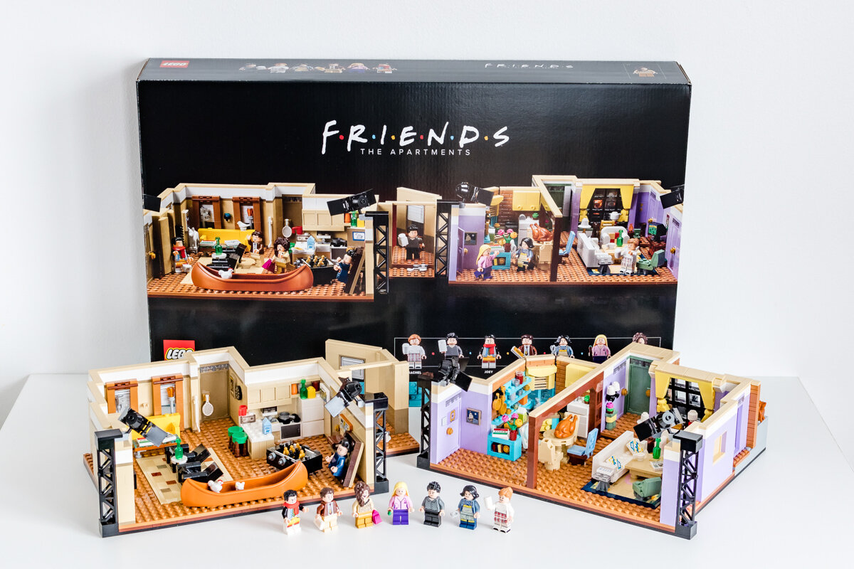 Review-LEGO-10292-FRIENDS-Apartments-01.jpg