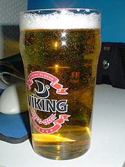 180px-Lager_beer_in_glass.jpg