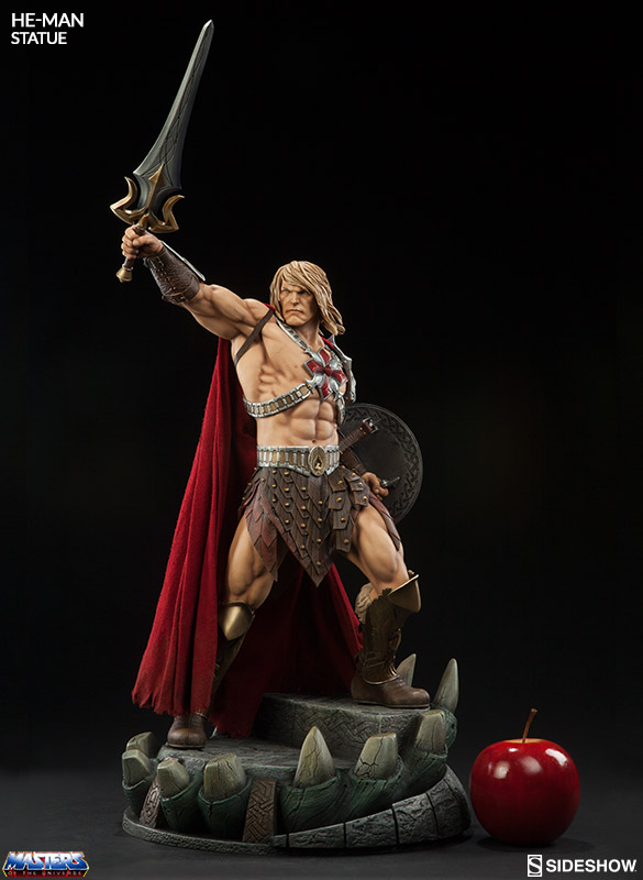 masters-of-the-universe-he-man-statue-sideshow-200549-03.jpg