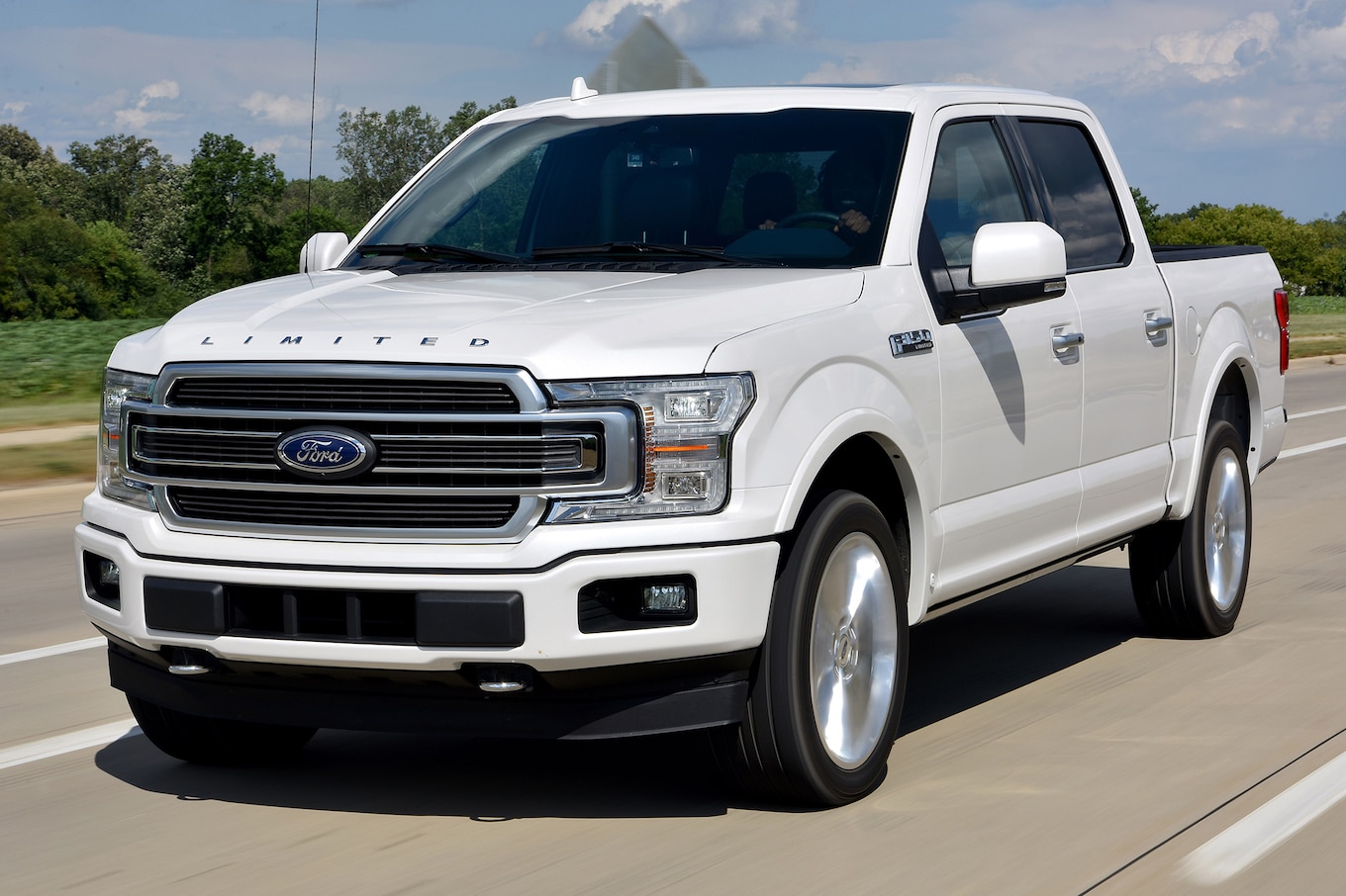 2018-Ford-F-150-front-three-quarter-in-motion-13.jpg
