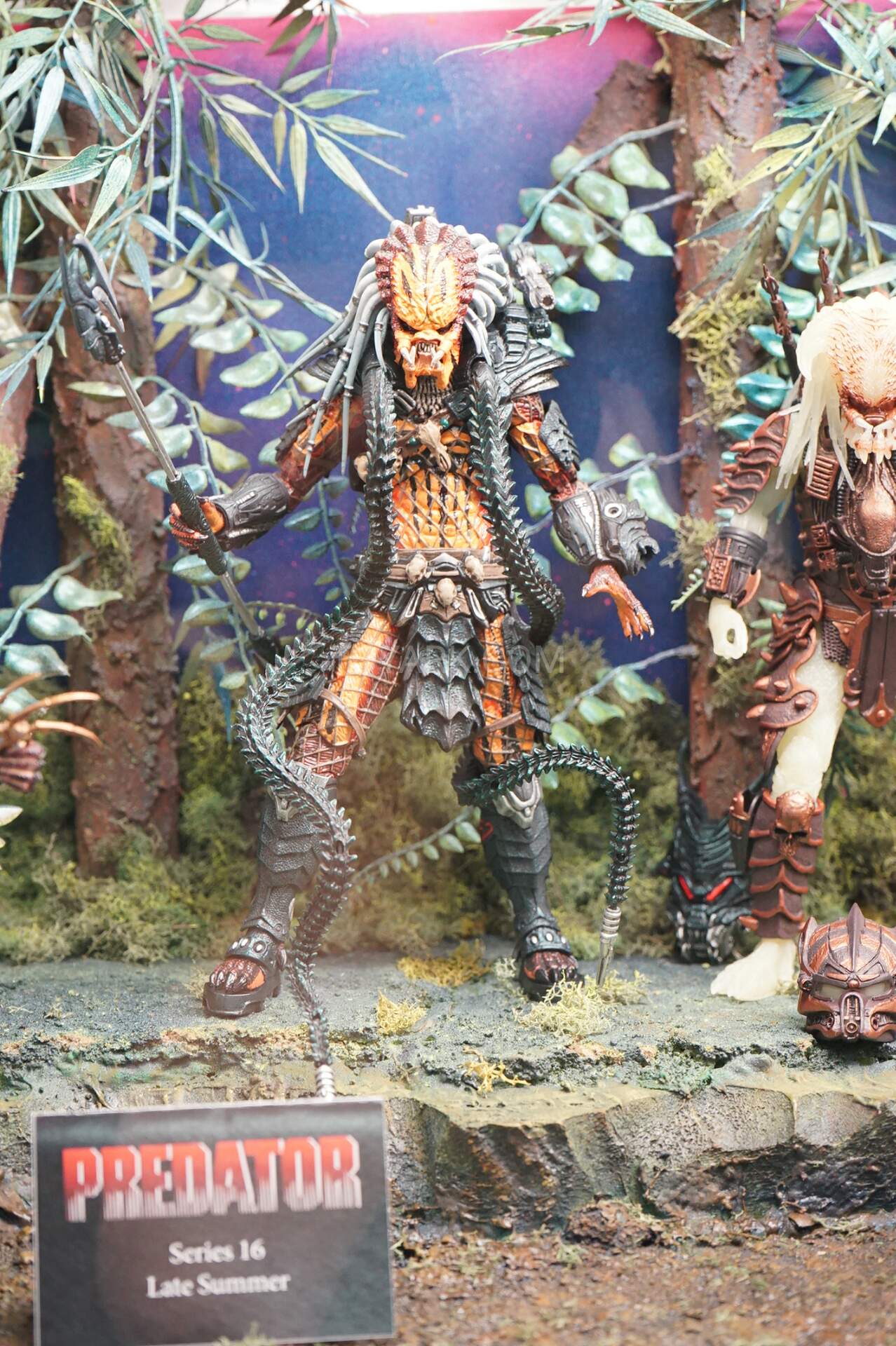 SDCC-2016-NECA-AvP-and-Predators-004.jpg