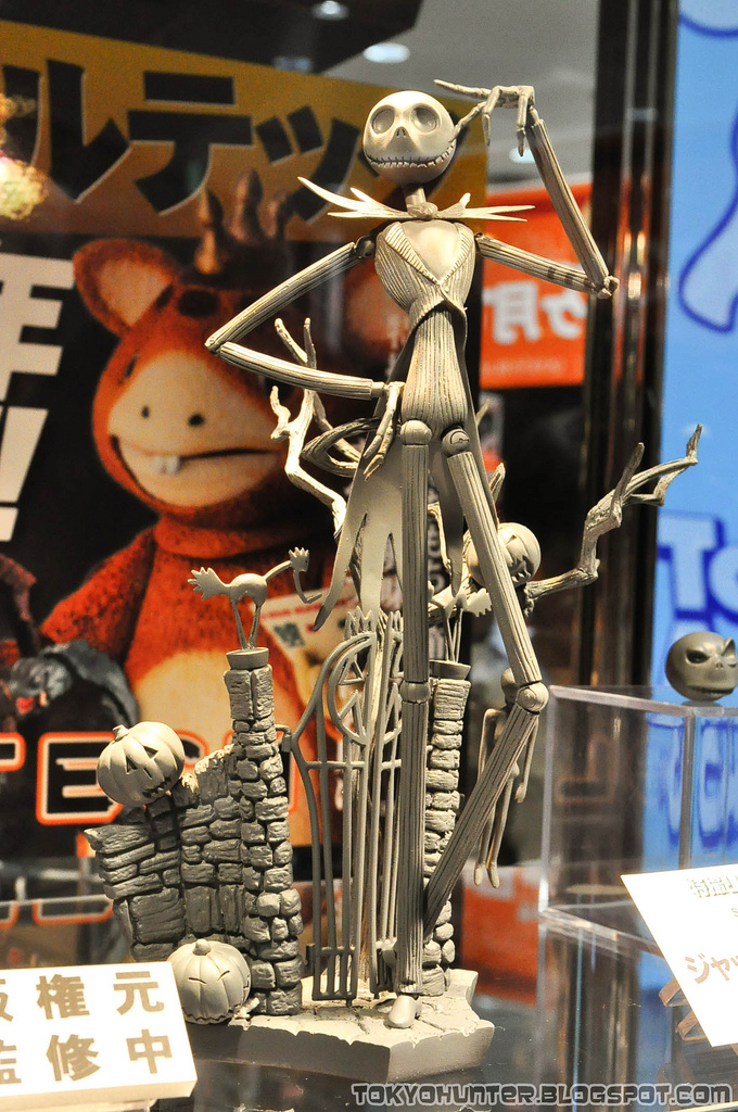 revoltech-jack-skeleton.jpg