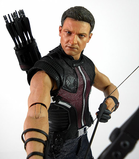 HAWKEYE%2520HOT%2520TOYS%2520503.JPG