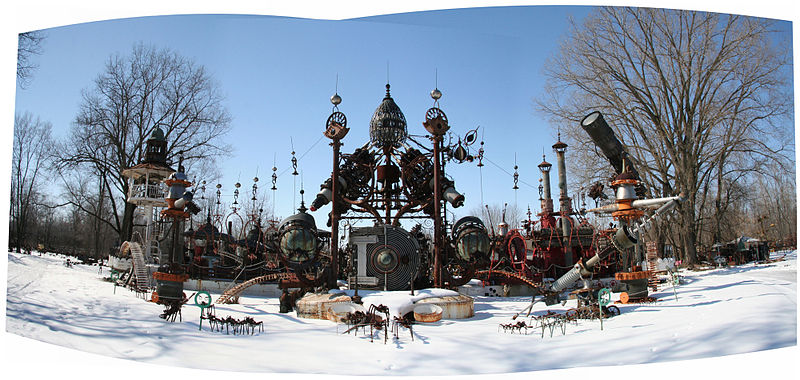 800px-Forevertron_Panoramic_2.jpg