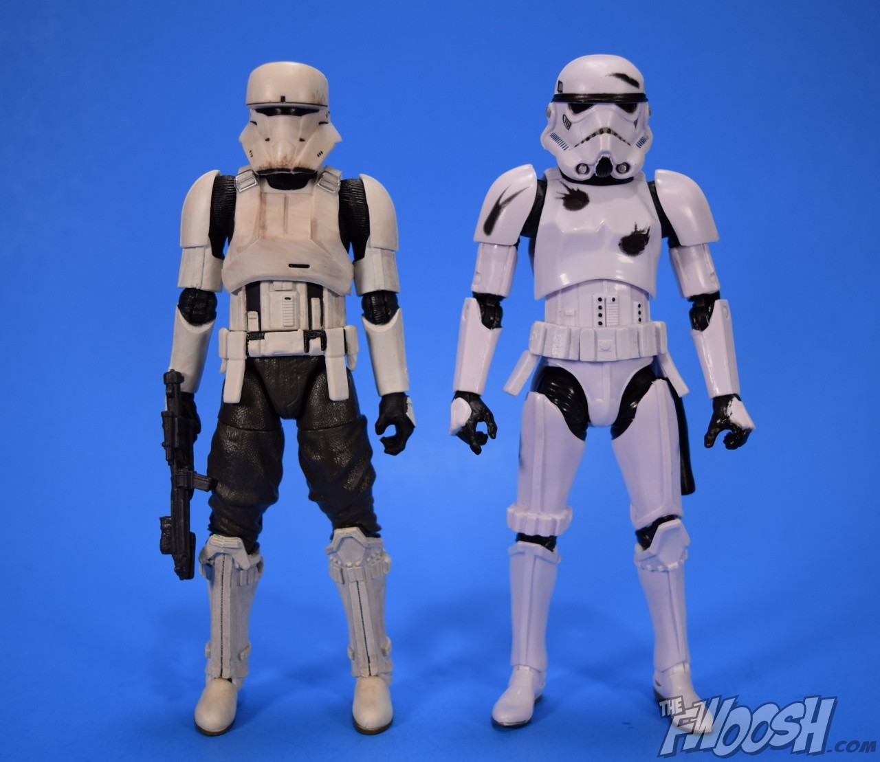 Hasbro-Star-Wars-Black-Series-Hovertank-Driver-Rogue-One-Toys-R-Us-Exclusive-Comparison-01.jpg