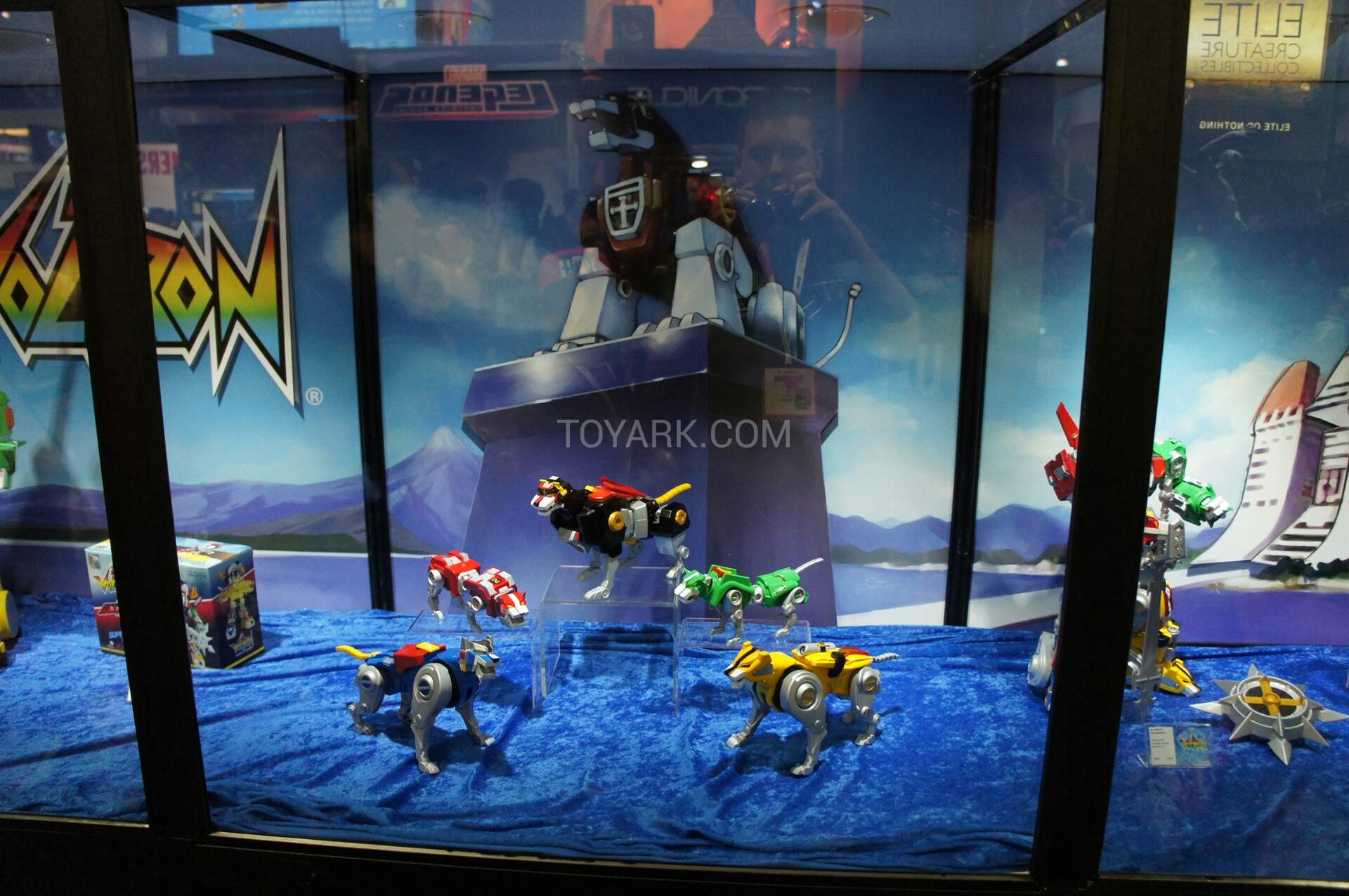 SDCC2015-Toynami-Voltron-002.jpg