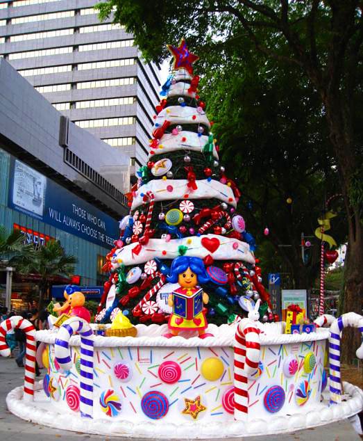 195345-giant-cake-tree-sweet-tropical-christmas-singapore-singapore-singapore.jpg