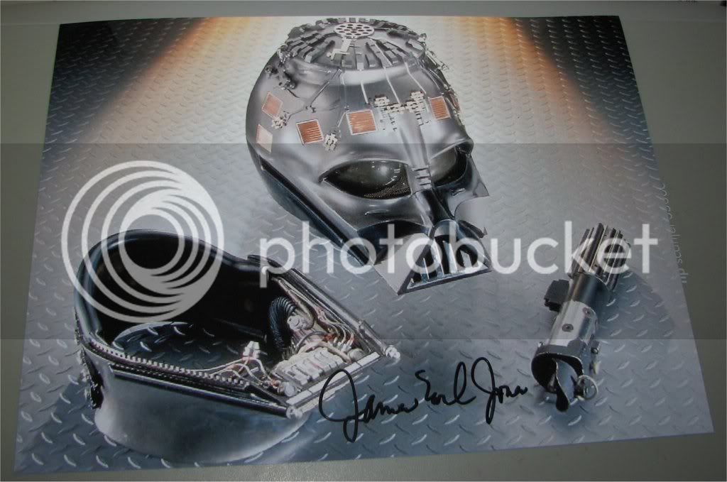 AutographVaderJamesEarlJones03.jpg