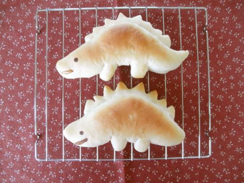 ae04cde48a3a1e4f60c70935d42d882d--dinosaurs-bread-rolls.jpg