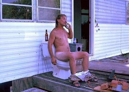 ac106_redneck-toilet3.jpg
