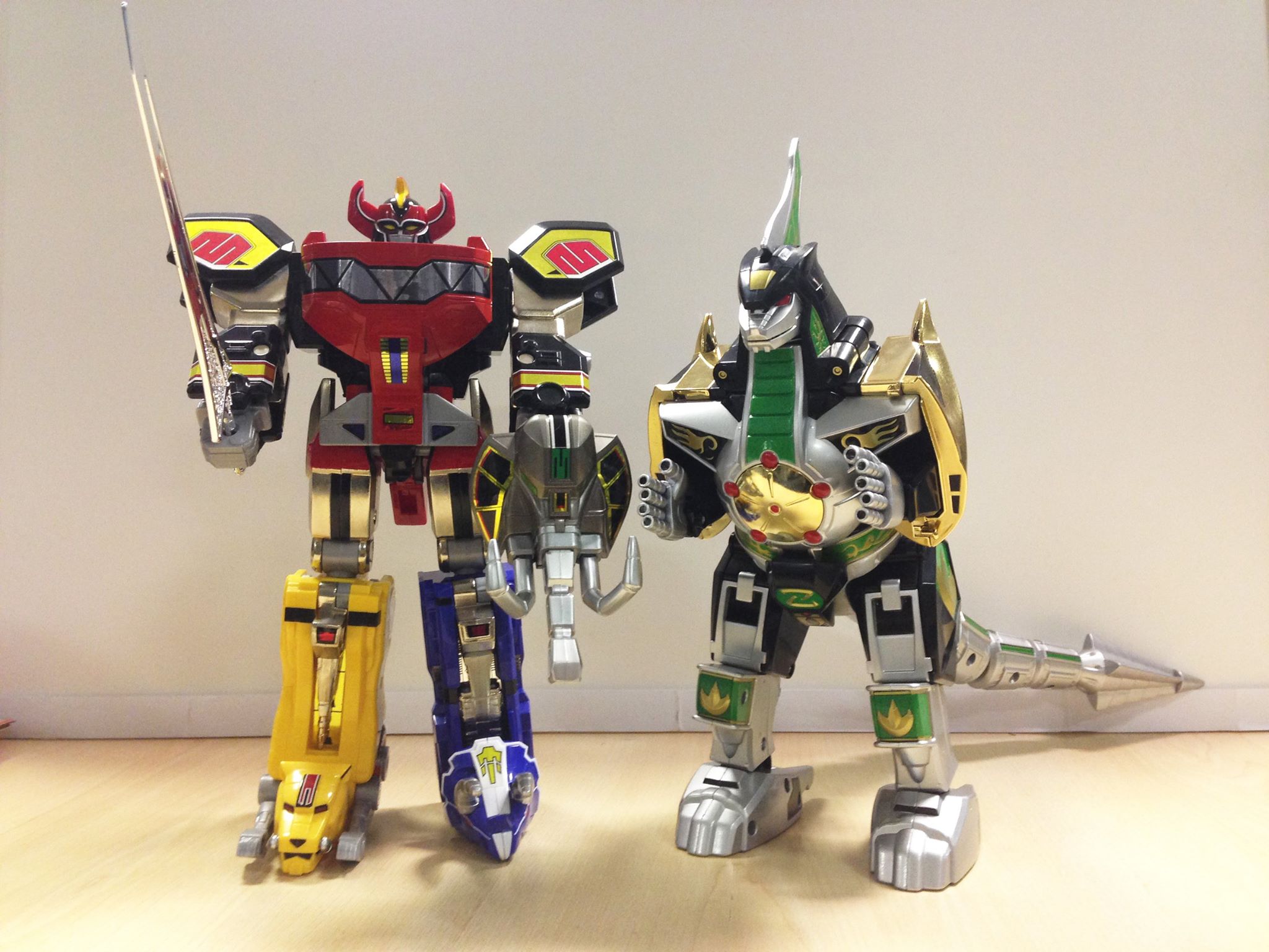 mmpr___legacy_dino_megazord_and_dragonzord__by_ryanthescooterguy-d75fmg3.jpg