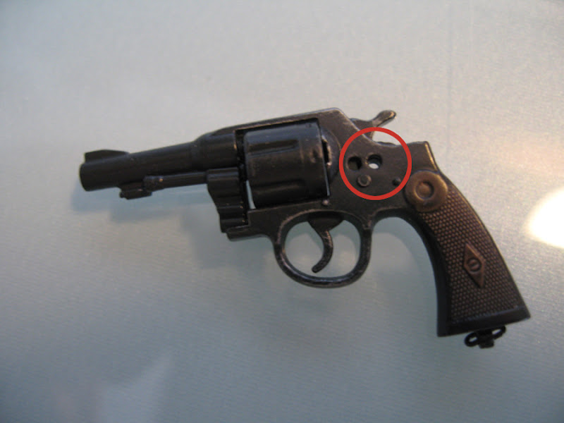 c-luis-indy-gun-2.jpg