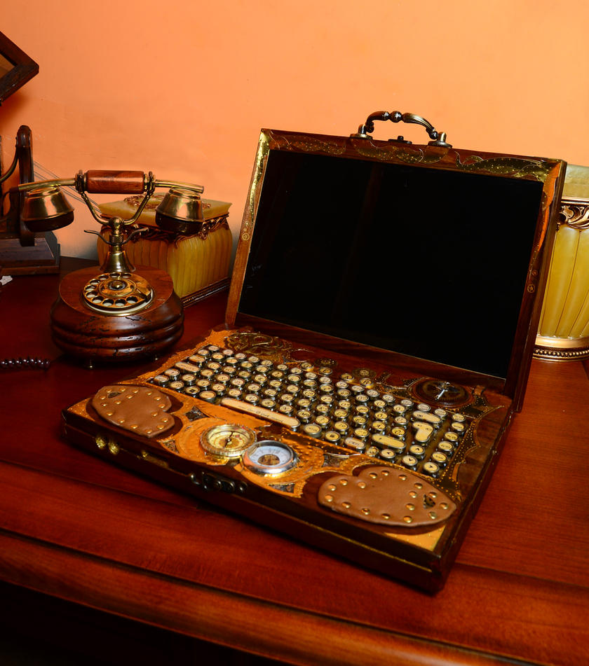 the_steampunk_laptop_by_zackary-d4mbro8.jpg