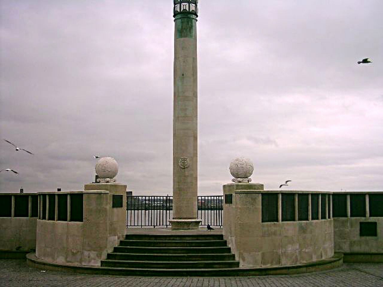 Merchant_Navy_memorial,_Pier_Head.JPG