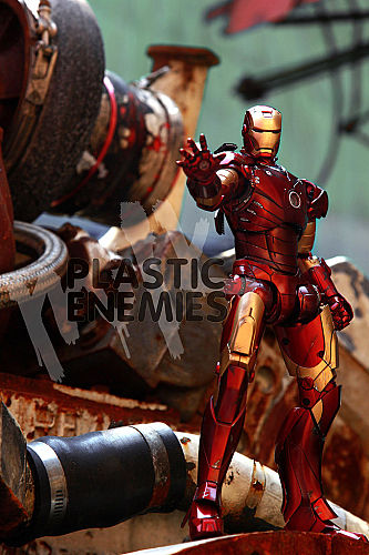 Battle-Damaged-Iron-Man-Mark-III.jpg