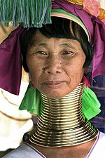 150px-Kayan_woman_with_neck_rings.jpg