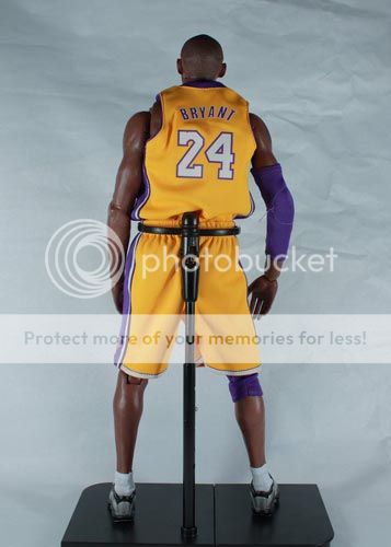Kobe_Bryant-Enterbay-No24_Lakers-Gold-07_zps2b5c5fed.jpg