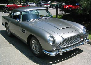 Aston.db5.coupe.300pix.jpg