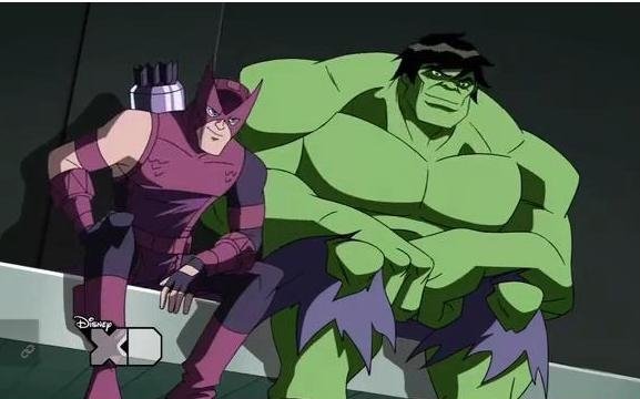 hulk-and-hawkeye-watching-fight.jpg