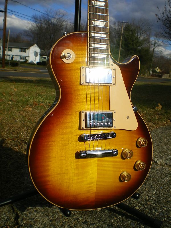 LesPaul2.jpg