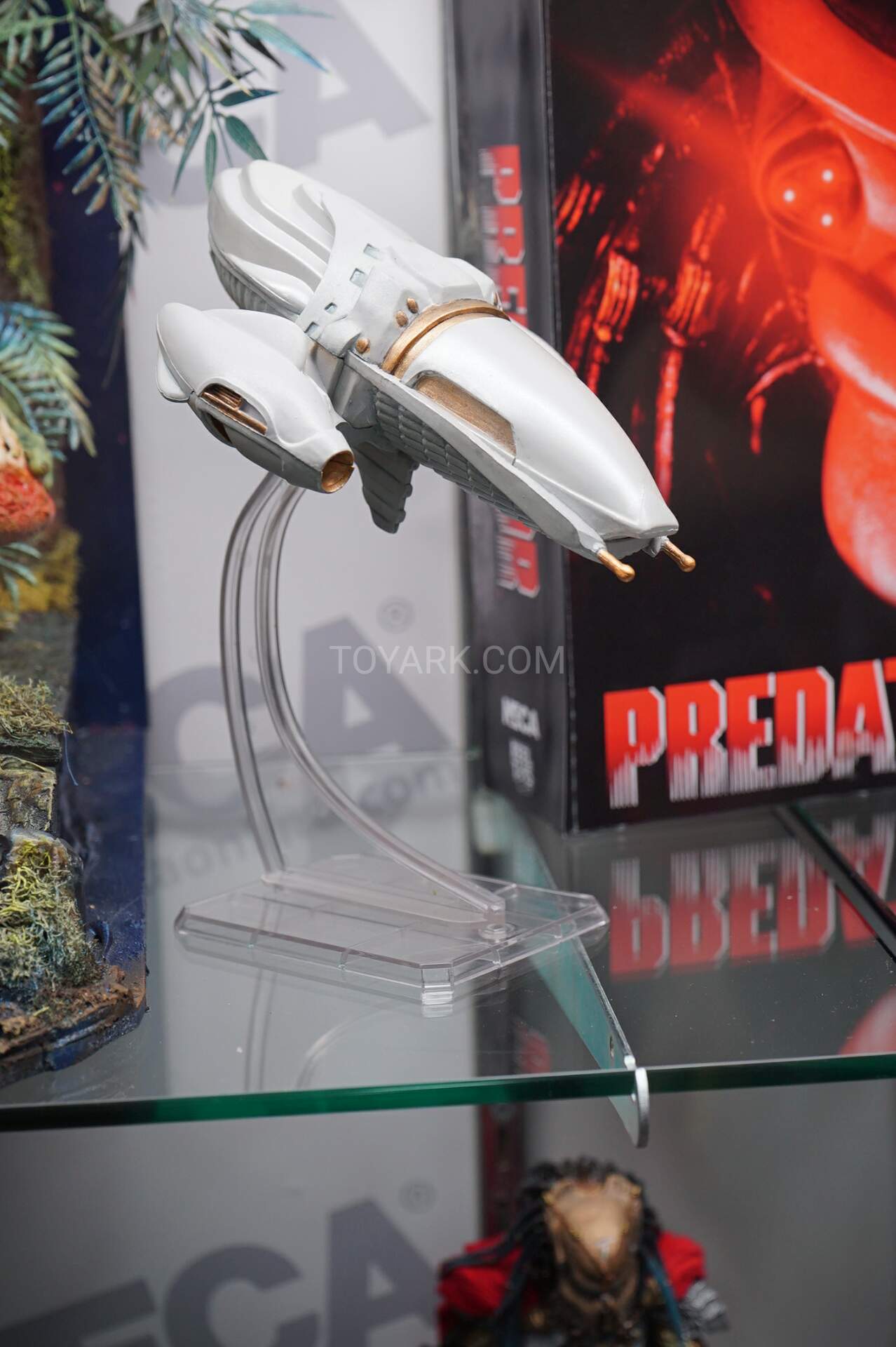 SDCC-2016-NECA-AvP-and-Predators-008.jpg