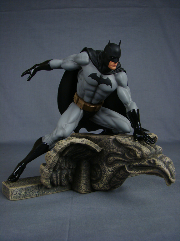 batman_statue_by_alterton-d4d9uzs.jpg