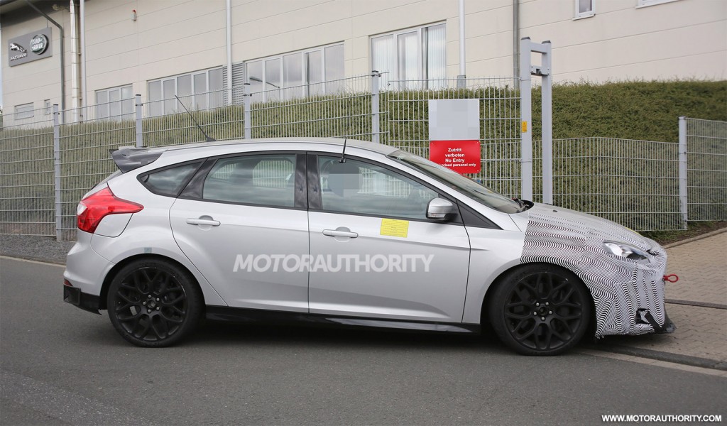 2016-ford-focus-rs-spy-shots_100470917_l.jpg