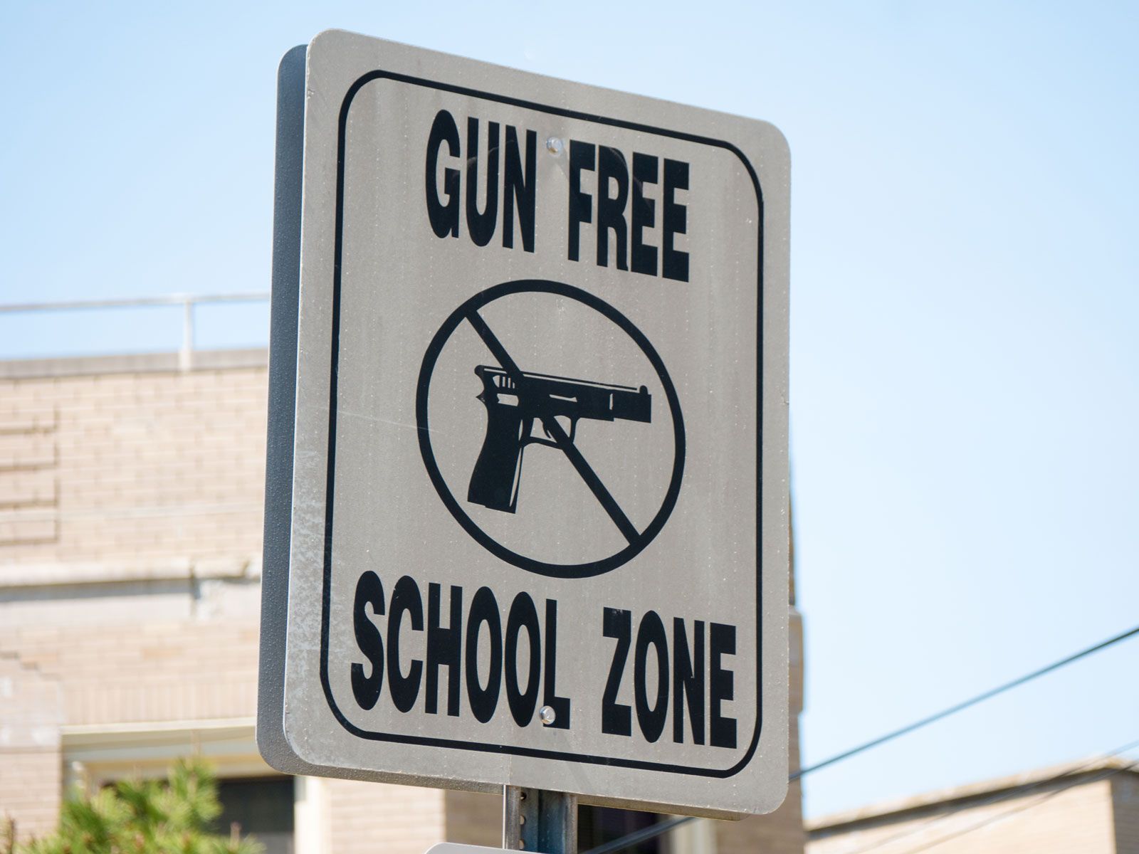 Gun-free-school-zone-sign-school.jpg