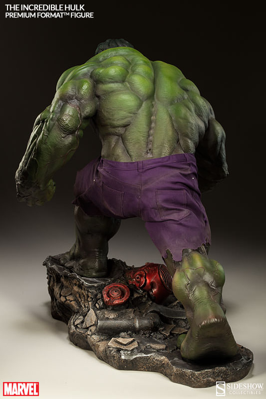 Incredible-Hulk-Statue-6.jpg