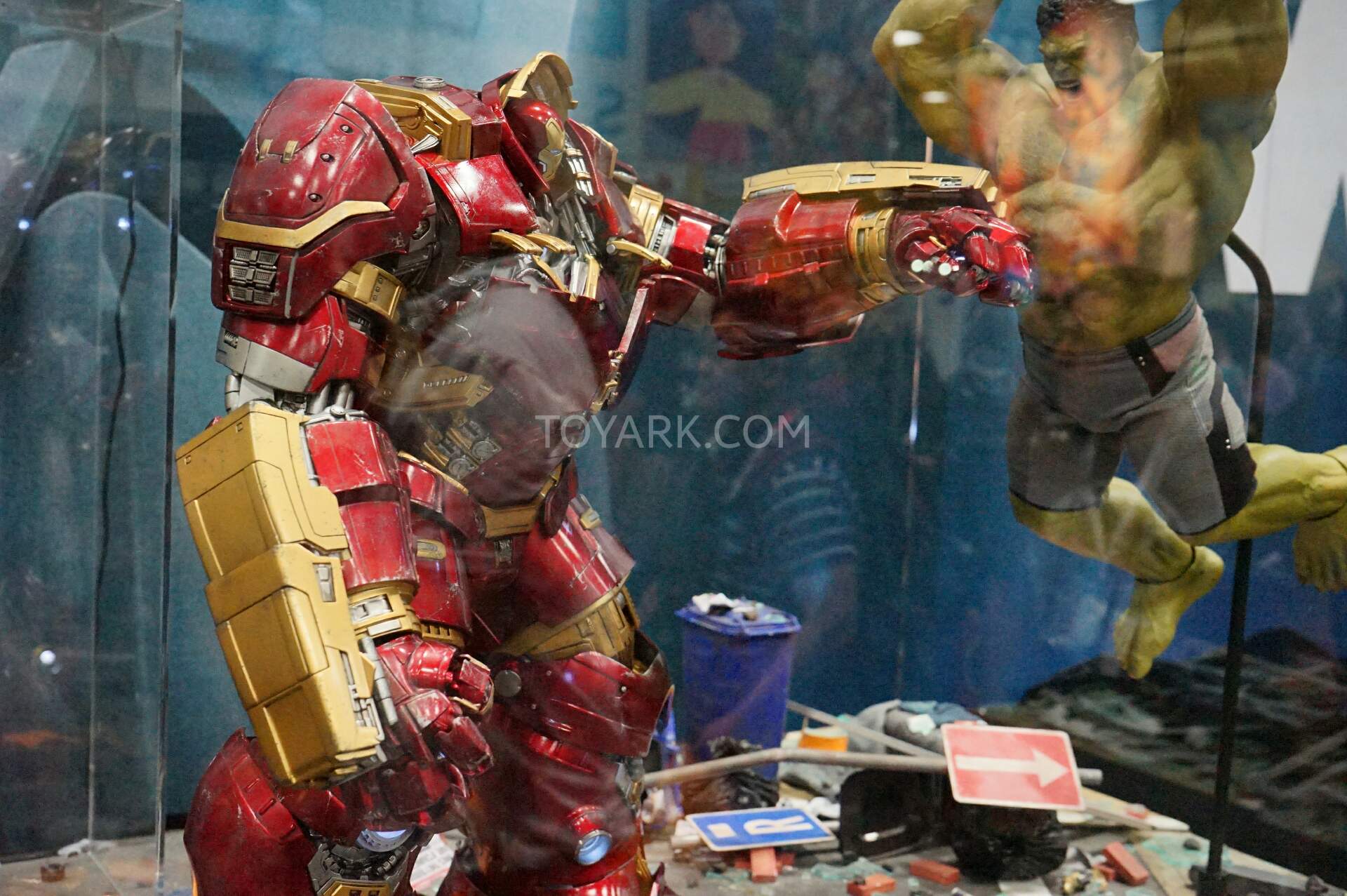 SDCC2015-Hot-Toys-Marvel-006.jpg