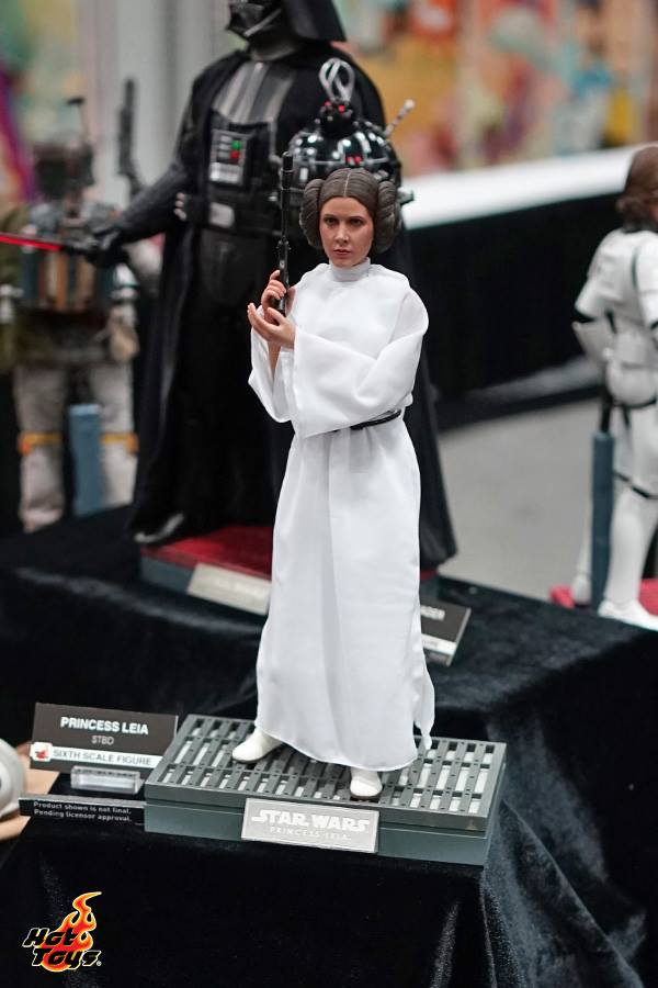 hot-toys-sdcc15-princess-leia.jpg