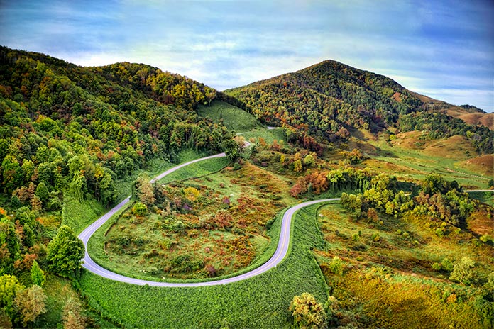 50 Best Motorcycle Roads in America 44. Back of the Dragon (Virginia / 32 miles)