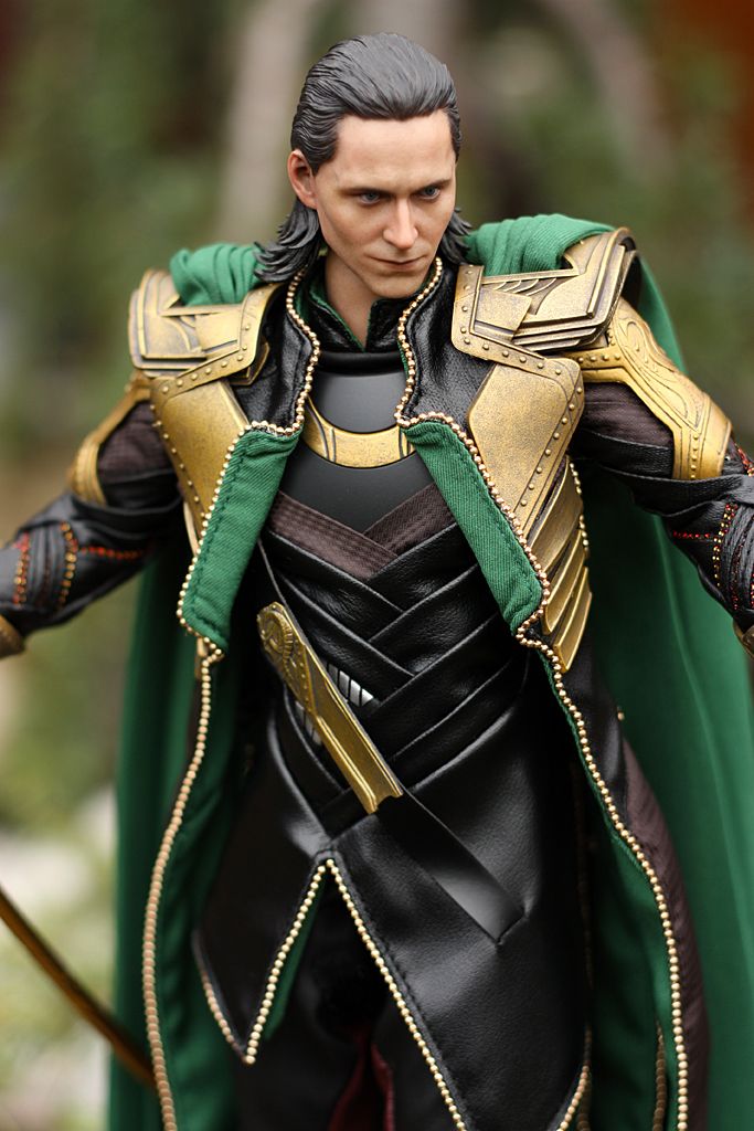 HotToysLoki1_zps13b0ced9.jpg