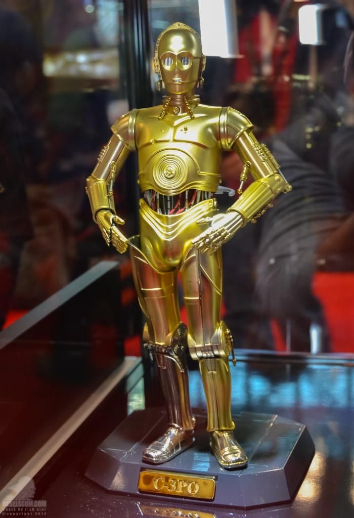 Tamashii_Nations_C-3PO_R2-D2_NYCC-09_zpscf19e545.jpg