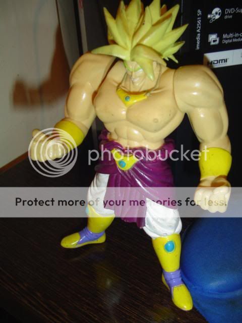 broly-ssj-super-battle-collection-vol-10_54862_g168472.jpg