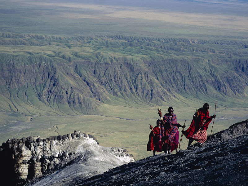 Masai_Treking_Oldonyo_Lengai_The_Mountain_of_God_Natron_Reg.jpg