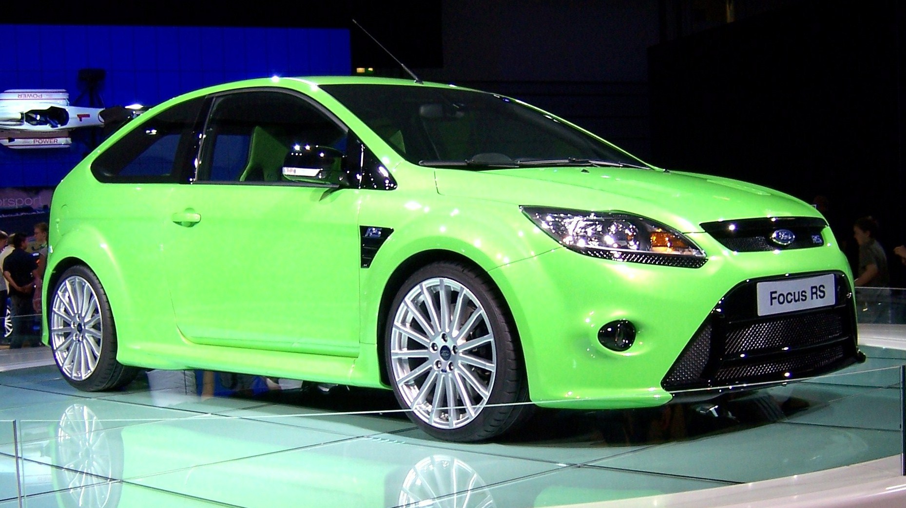 Green_Ford_Focus_RS_(BIMS08-2).jpg