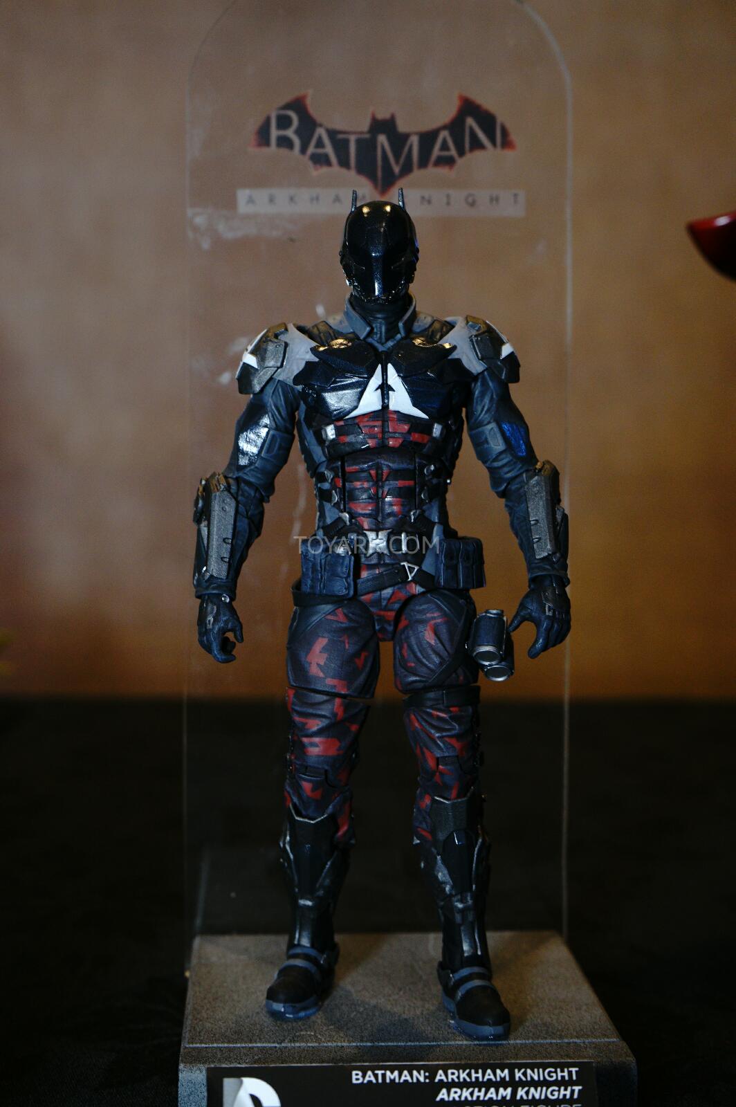 SDCC-2014-DC-Collectibles-Arkham-Knight-006.jpg