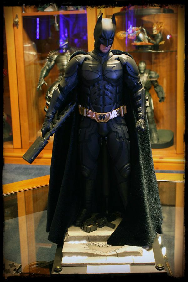 HotToysDX12Batman44.jpg