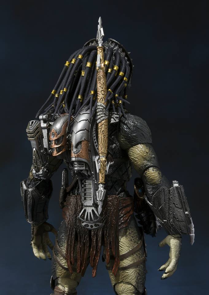 S.H.-MonsterArts-AVP-Predator-Wolf-Hi-Res-12.jpg