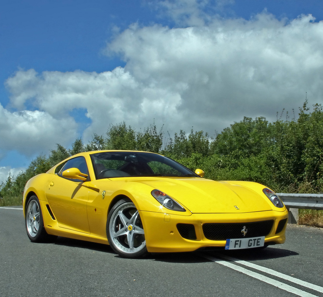 2009-Ferrari-599-GTB-Fiorano-yellow.jpg