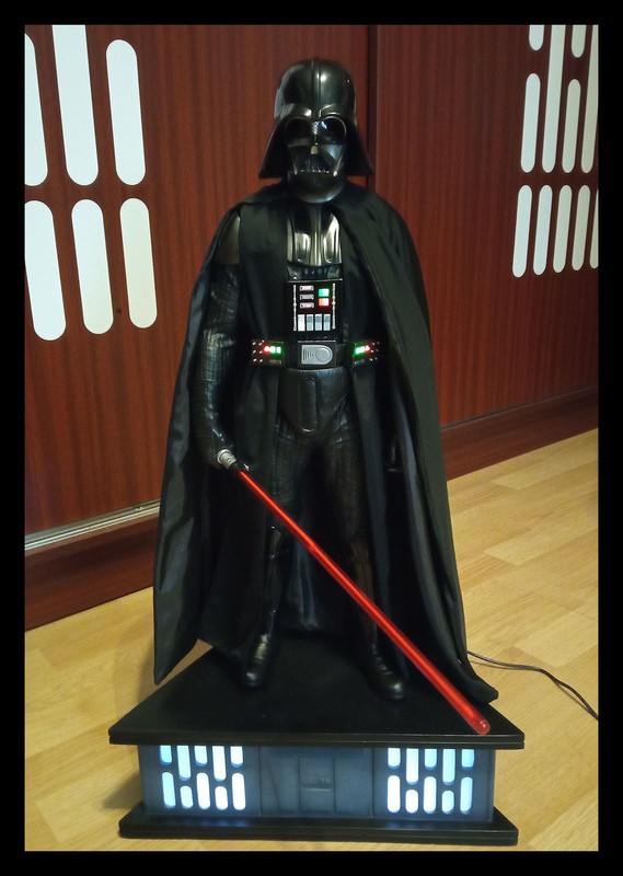 DMD-Darth-Vader-ANH-statue-06.jpg