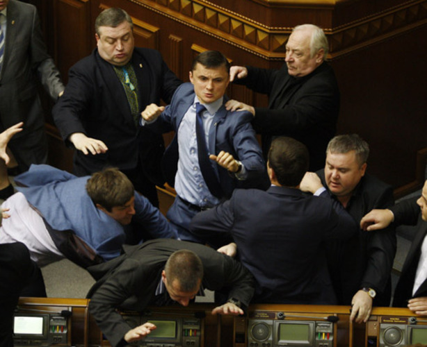 54d4052548294_-_esq-01-ukraine-parliament-de-large.jpg