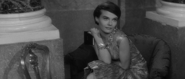 delphine-seyrigs-style-last-year-at-marienbad-3-e1349333496112.png